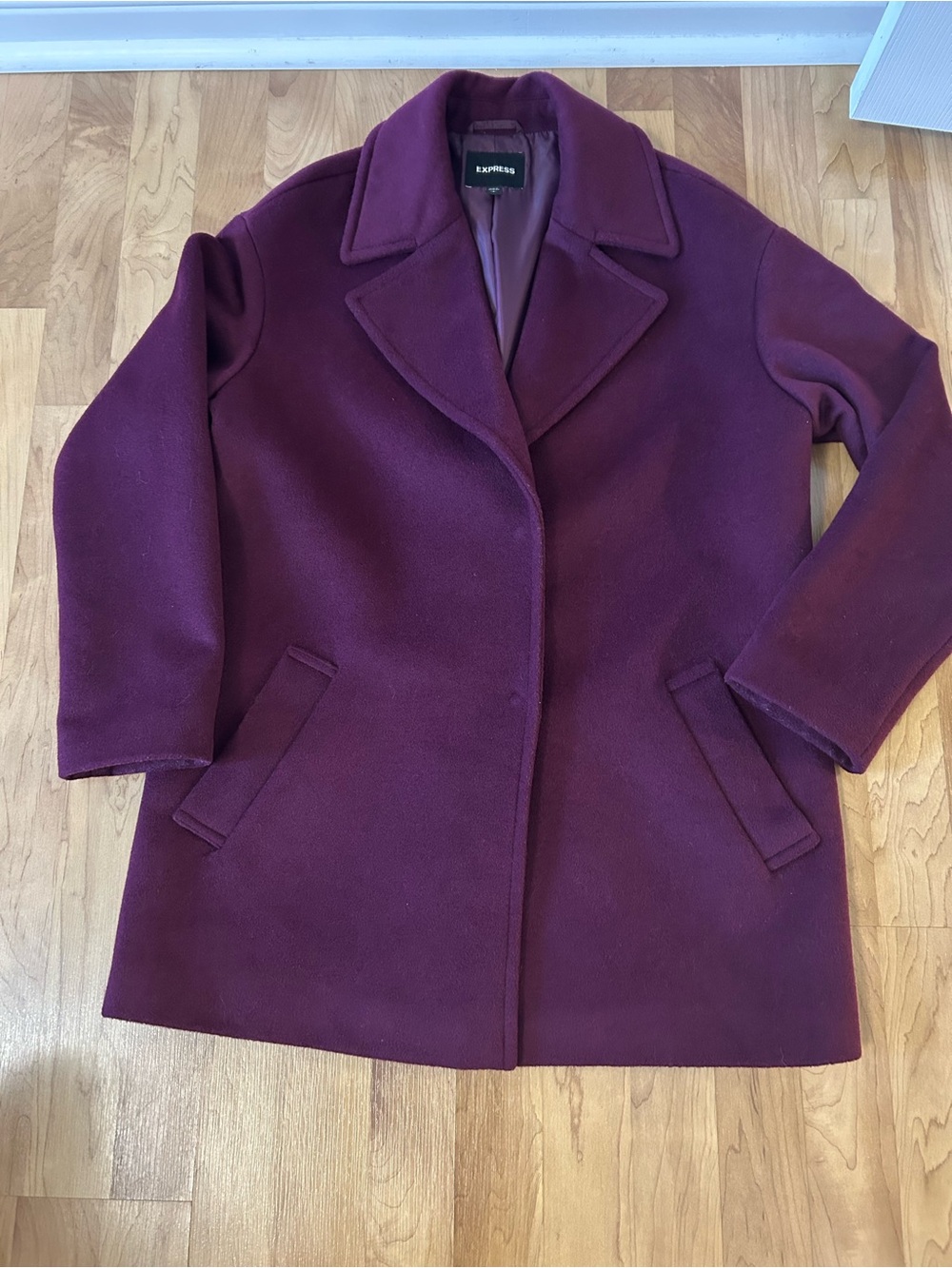 EXPRESS Women's Elegant
Cocoon Jacket Coat Peacoat
Burgundy- Size S, Small